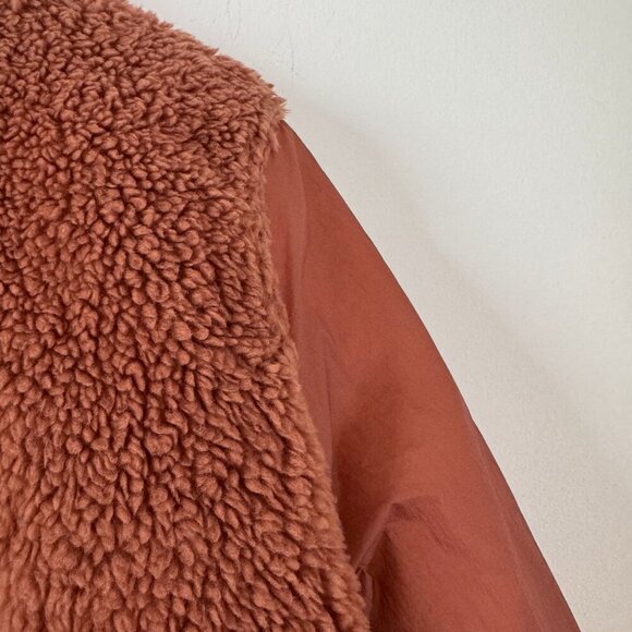 Madewell Reversible Sherpa Puffer Jacket in Warm Umber - Picture 7 of 10